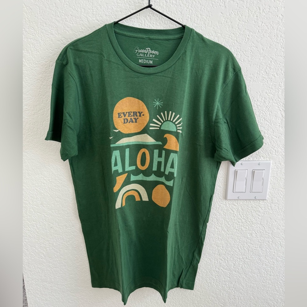 Greenroom Gallery Oahu - Everyday Aloha tee